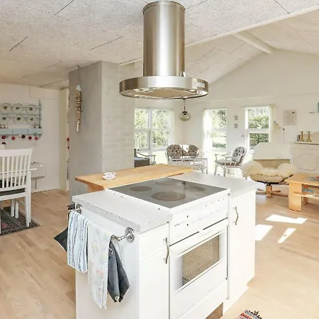 Two-bedroom Holiday In 9 Ferienhaus
