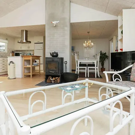 Two-bedroom Holiday In 9 Ferienhaus *