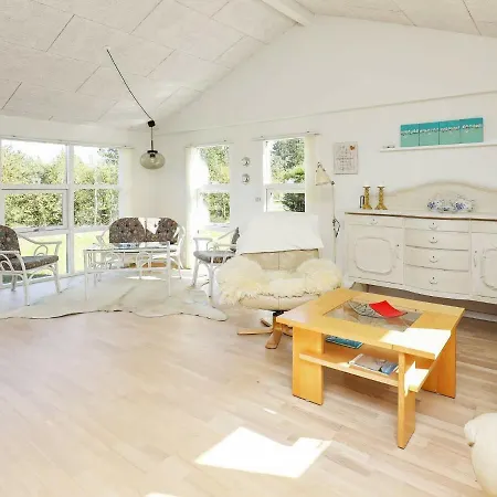 Ferienhaus Two-bedroom Holiday In 9 *