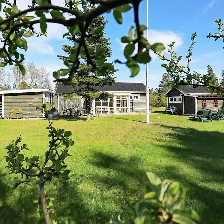 Two-bedroom Holiday In 9 Ferienhaus
